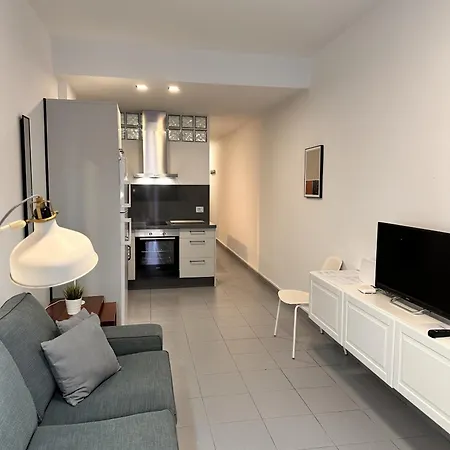 First Line With Terrace In Canteras Beach. Apartman *